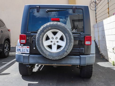 Used 2017 Jeep Wrangler Sport w/ Quick Order Package 23S AWD/4WD image 10