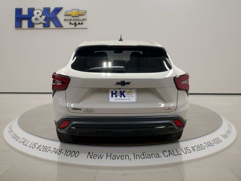 New 2026 Chevrolet Trax RS image 5