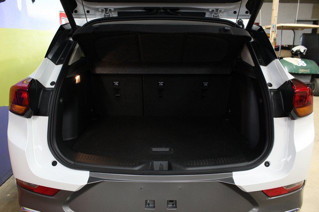 Used 2023 Buick Encore GX Essence w/ Experience Buick Package FWD image 6