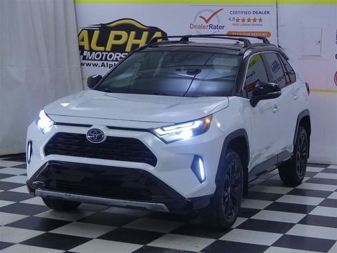 Used 2023 Toyota RAV4 XSE AWD/4WD image 4