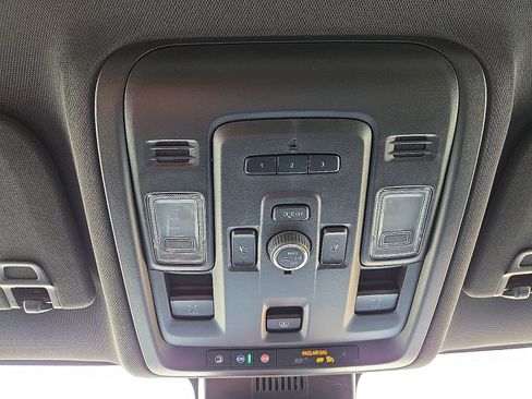 Used 2023 GMC Yukon AT4 image 22