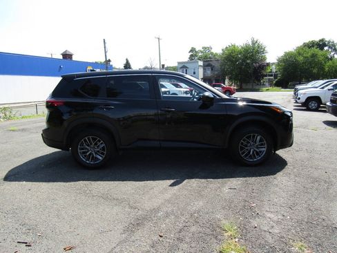 Used 2024 Nissan Rogue S AWD/4WD image 8