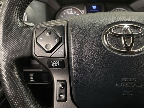 Used 2016 Toyota Tacoma TRD Sport image 20