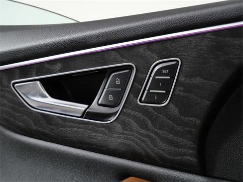 Used 2022 Audi Q8 Premium Plus image 24