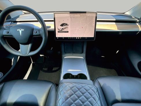 Used 2022 Tesla Model Y Long Range AWD/4WD image 16