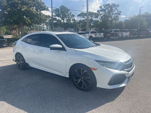 Used 2017 Honda Civic Sport Touring image 4