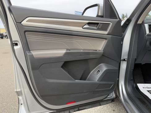 Used 2023 Volkswagen Atlas SEL image 11