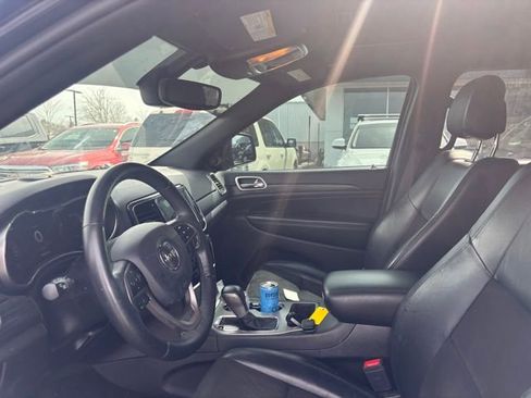 Used 2019 Jeep Grand Cherokee Altitude image 11