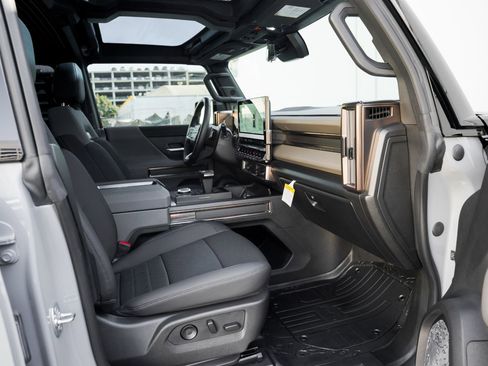 Used 2024 GMC Hummer EV 3X w/ Extreme Off-Road Package image 28