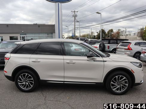 Used 2022 Lincoln Corsair AWD w/ Equipment Group 101A image 5