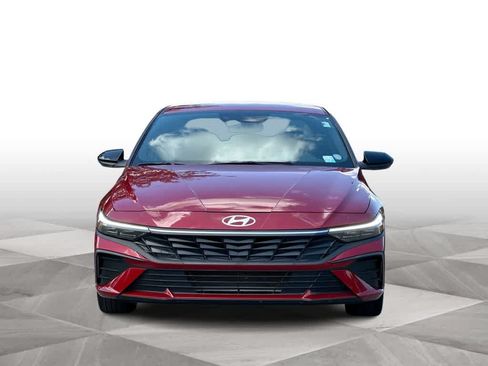 Used 2025 Hyundai Elantra Sport FWD image 3