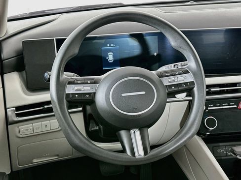 Used 2025 Hyundai Tucson SEL FWD image 18