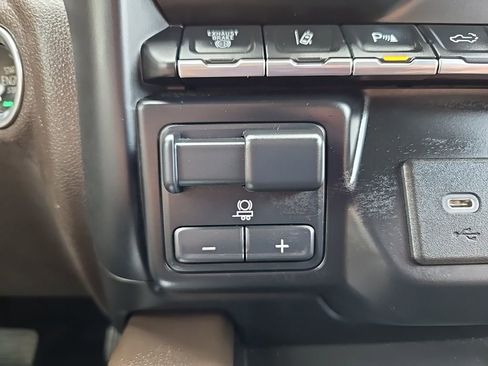 Used 2021 GMC Sierra 2500 Denali w/ Denali Ultimate Package AWD/4WD image 30