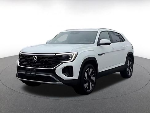 Used 2025 Volkswagen Atlas Cross Sport SE image 7
