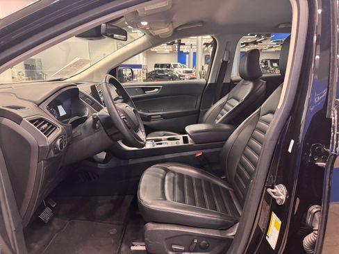 Certified 2024 Ford Edge SEL image 9