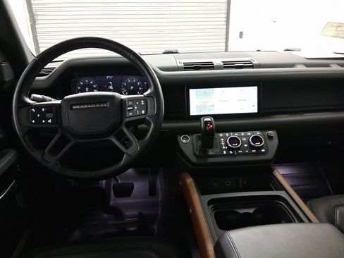 Used 2021 Land Rover Defender 110 X-Dynamic HSE image 4