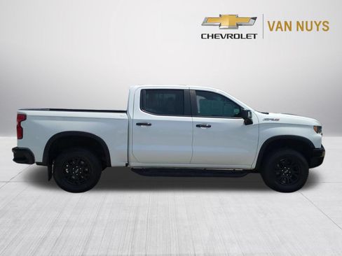 Used 2022 Chevrolet Silverado 1500 ZR2 w/ Technology Package AWD/4WD image 4