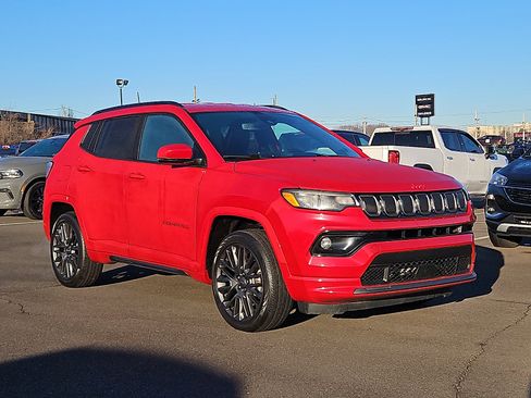 Used 2022 Jeep Compass Limited image 1