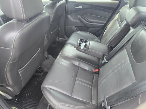 Used 2014 Ford Focus SE w/ Equipment Group 201A FWD image 10