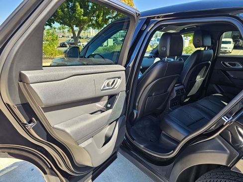 Used 2025 Land Rover Range Rover Velar Dynamic SE image 18