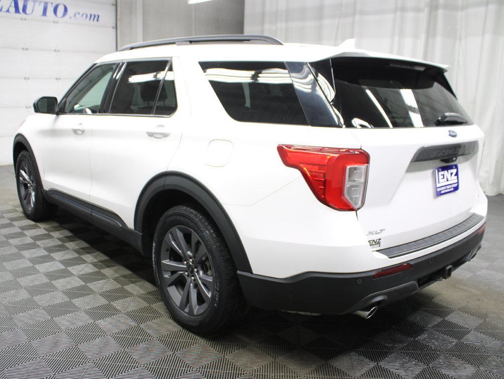 Used 2023 Ford Explorer XLT w/ XLT Sport Appearance Package AWD/4WD image 7
