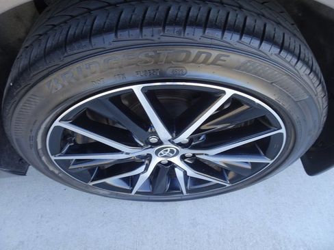 Used 2024 Toyota Camry SE image 10