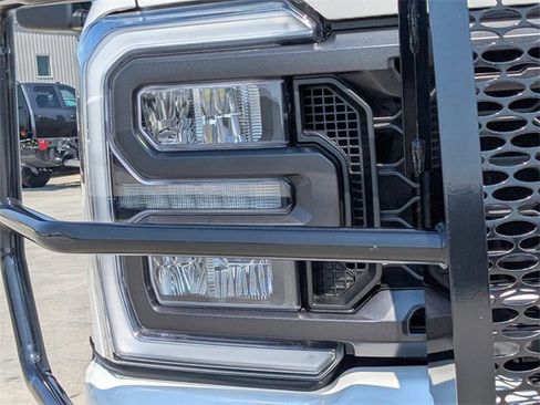 Used 2024 Ford F250 Lariat w/ Lariat Ultimate Package image 9