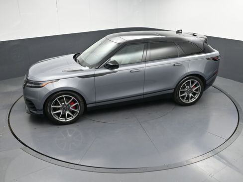 New 2025 Land Rover Range Rover Velar Dynamic SE image 32