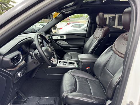 Used 2020 Ford Explorer Platinum w/ Premium Technology Package AWD/4WD image 18