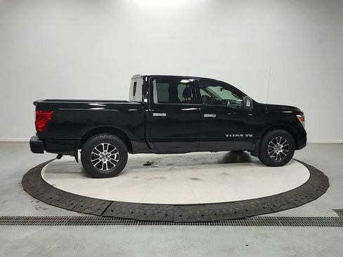 Used 2020 Nissan Titan SV w/ SV Convenience Package RWD image 8