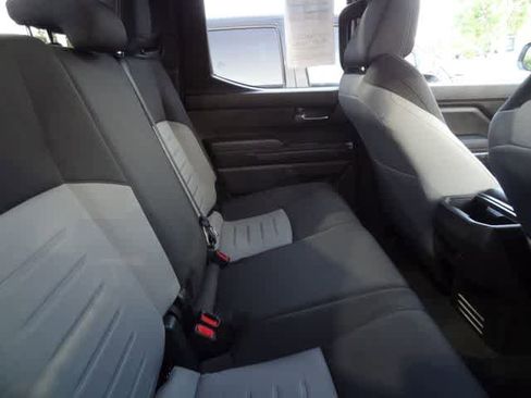 Used 2025 Toyota Tacoma TRD Sport AWD/4WD image 10