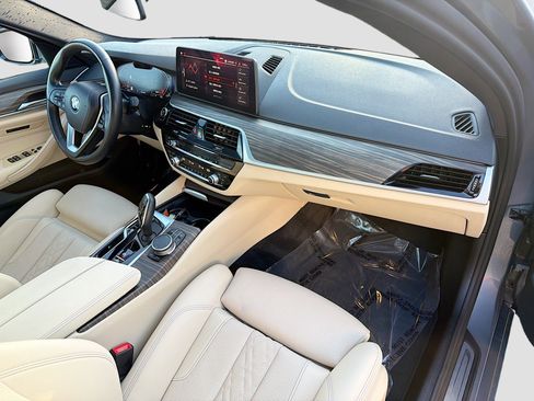 Used 2023 BMW 530i RWD image 14