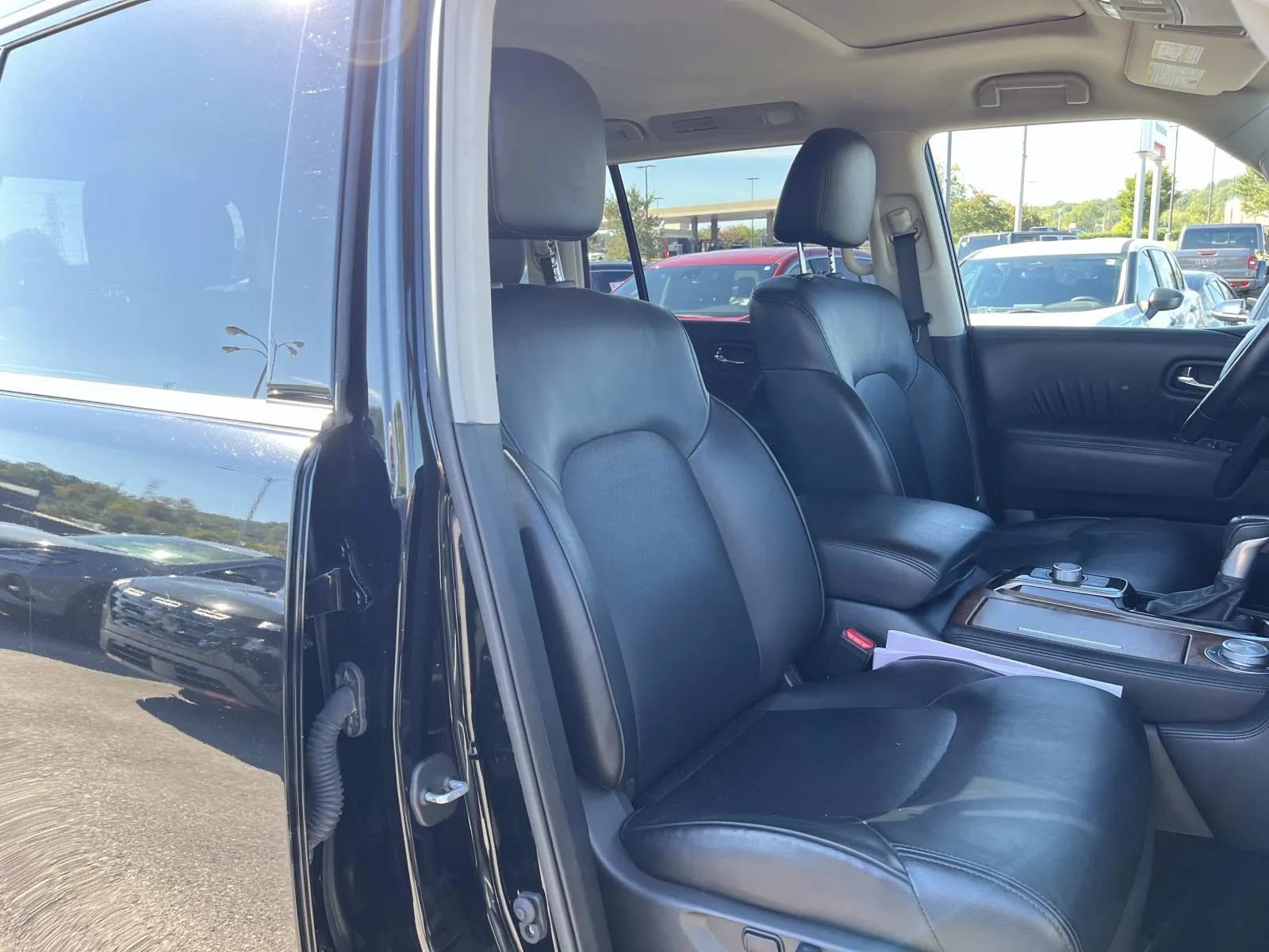 Used 2024 Nissan Armada SL w/ Captain's Chairs Package AWD/4WD image 26