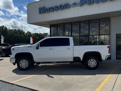 Used 2024 Chevrolet Silverado 2500 LTZ w/ LTZ Plus Package image 3