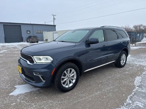 Used 2021 Dodge Durango SXT image 3