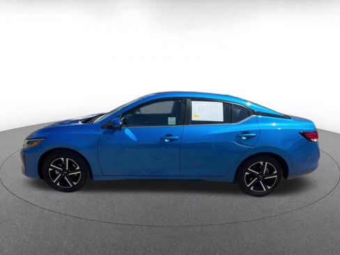 Used 2025 Nissan Sentra SV FWD image 9