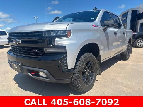 Used 2022 Chevrolet Silverado 1500 LT Trail Boss w/ Convenience Package II AWD/4WD image 2