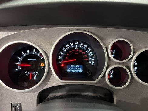 Used 2011 Toyota Tundra Limited w/ Memory Pkg AWD/4WD image 18