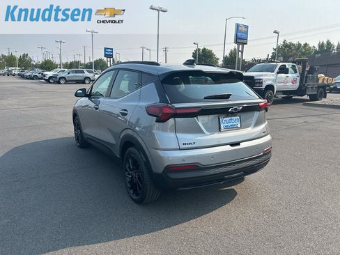 Used 2027 Chevrolet Bolt RS w/ Technology Package FWD image 5