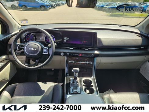 Certified 2023 Kia Carnival EX FWD image 17