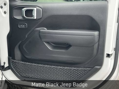 Used 2022 Jeep Wrangler Sport AWD/4WD image 23