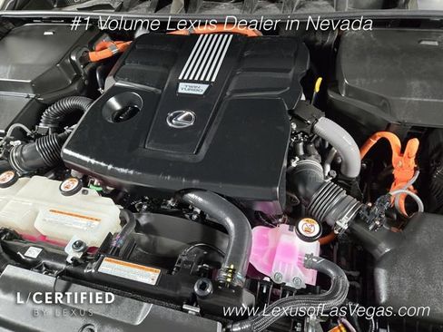 Certified 2025 Lexus LX 700h Luxury AWD/4WD image 28
