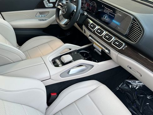 New 2026 Mercedes-Benz GLS 450 4MATIC image 16