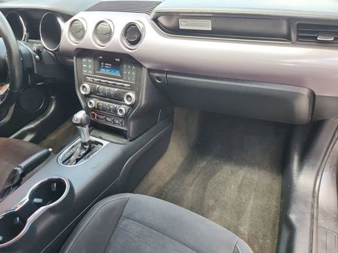 Used 2016 Ford Mustang Coupe RWD image 25