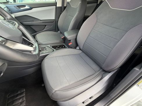 Used 2024 Volkswagen Taos SE FWD image 20