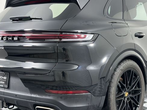 Certified 2024 Porsche Cayenne AWD/4WD image 10