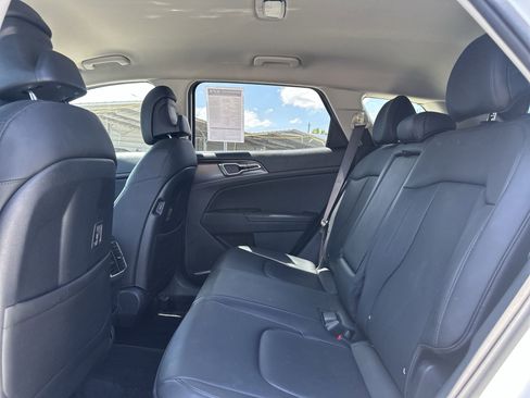 Certified 2024 Kia Sportage EX AWD/4WD image 24