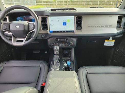 New 2025 Ford Bronco Outer Banks w/ Sasquatch Package image 11