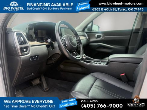 Used 2022 Kia Sorento EX FWD image 11