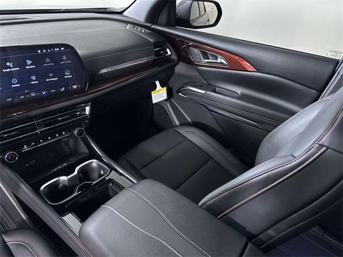 New 2026 Chevrolet Traverse Z71 w/ Driver Confidence Package image 36